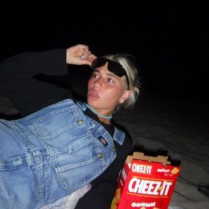 Meet your Posher, Celia